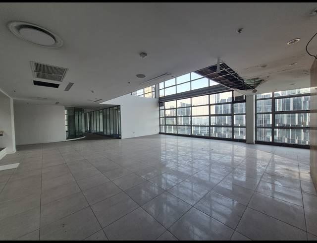 1,597M² OFFICE TO LET IN SANDTON CENTRAL